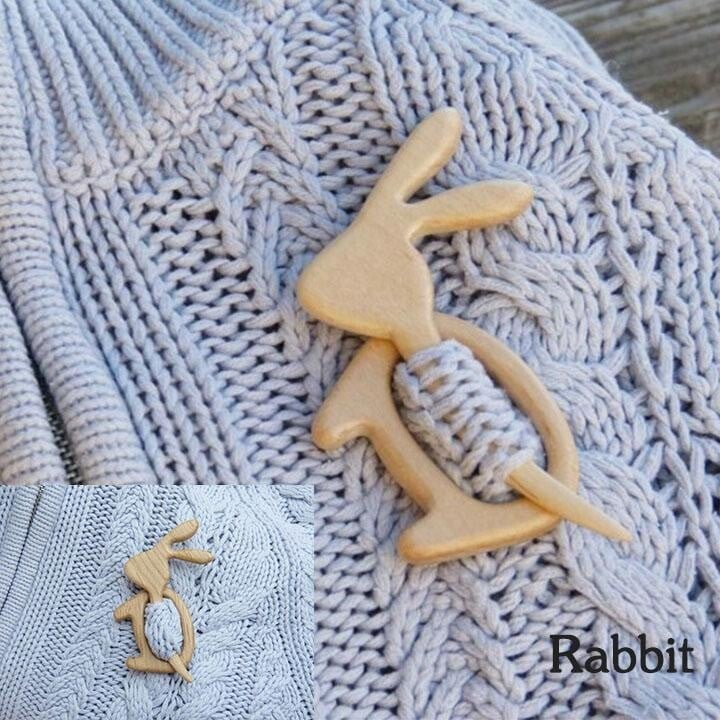 ⛄❄️Handmade Wooden Brooch Pin🌲Hand-made In Oak