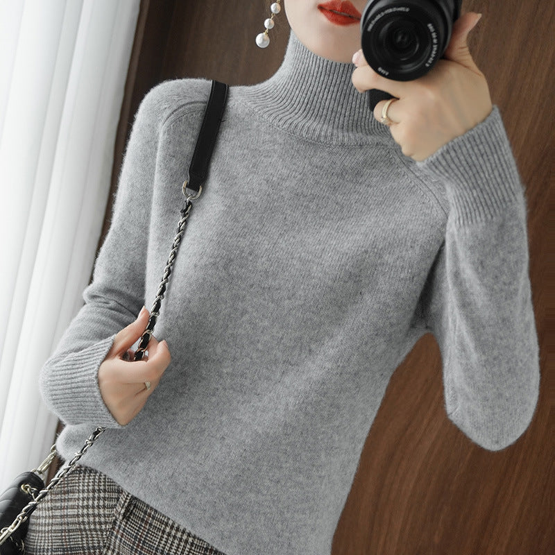Solid turtleneck cashmere knit sweater