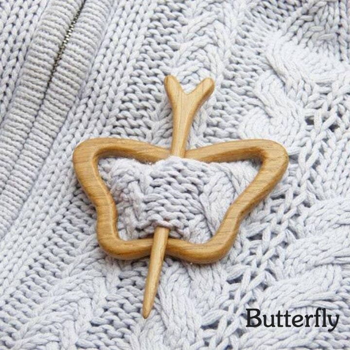 ⛄❄️Handmade Wooden Brooch Pin🌲Hand-made In Oak