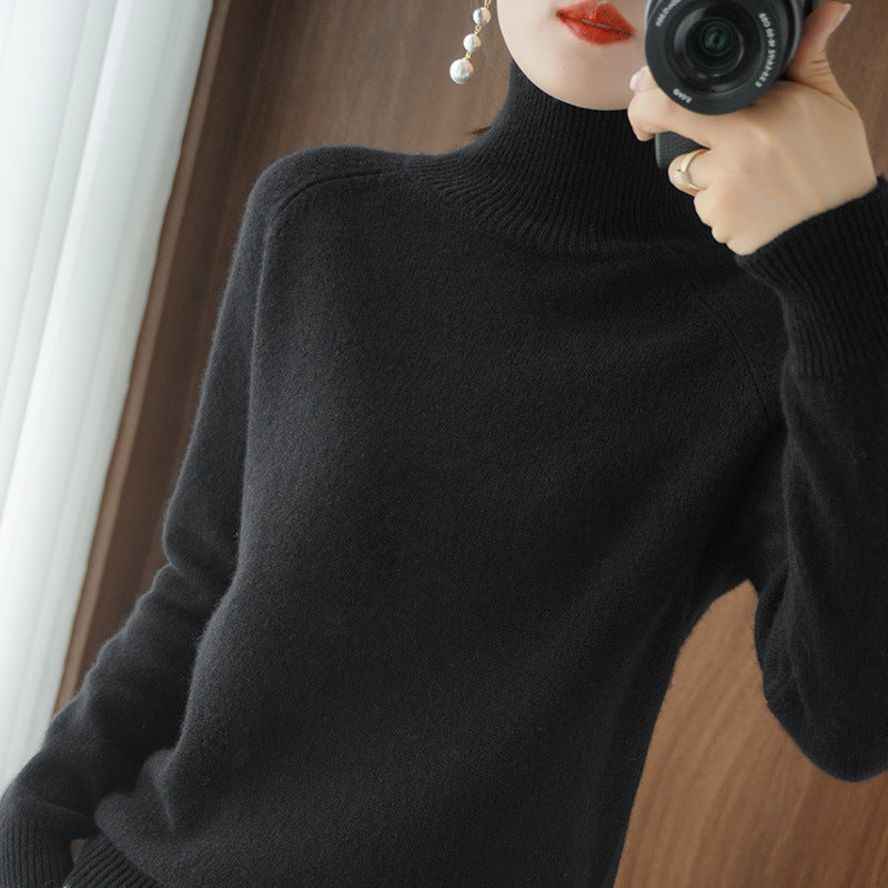 Solid turtleneck cashmere knit sweater