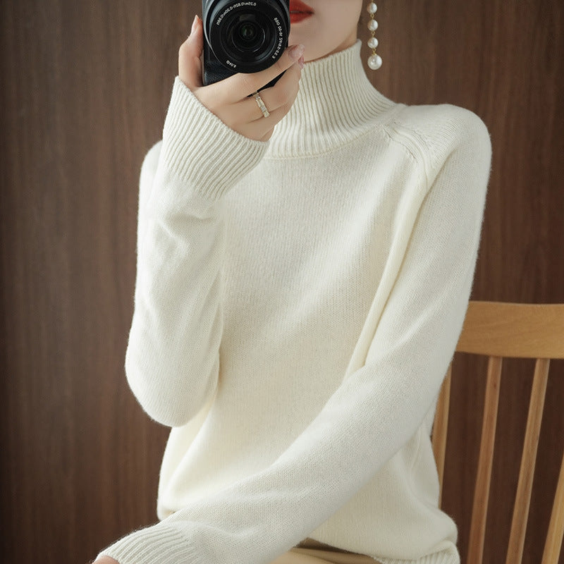 Solid turtleneck cashmere knit sweater