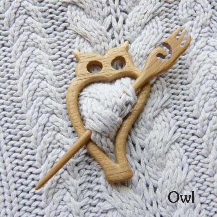 ⛄❄️Handmade Wooden Brooch Pin🌲Hand-made In Oak