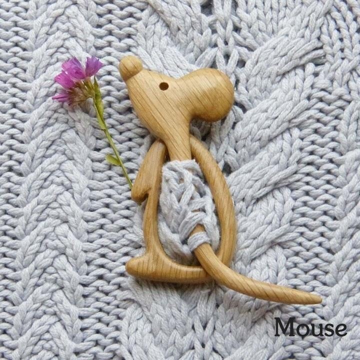 ⛄❄️Handmade Wooden Brooch Pin🌲Hand-made In Oak