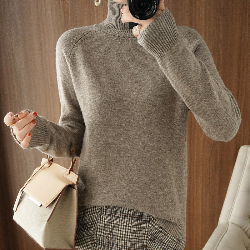 Solid turtleneck cashmere knit sweater