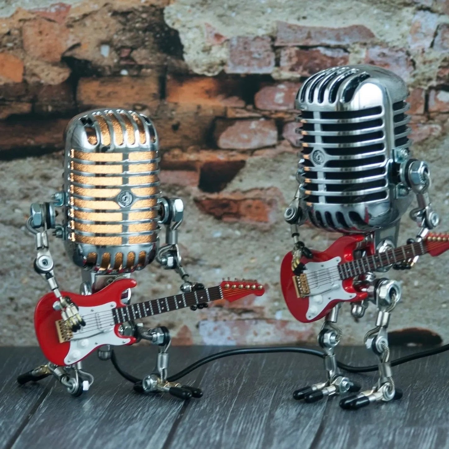 Vintage Metal Microphone Robot Desk Lamp🎸